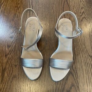 Naturalizer Women's Silver Sandals 6.5
